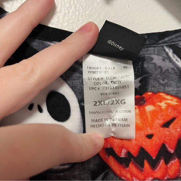 Disney The Nightmare Before Christmas Scrub Top 2XL - Picture 4 of 5